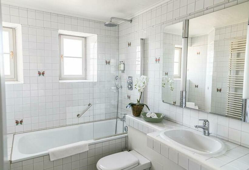 Hotelli Hirschen Am See