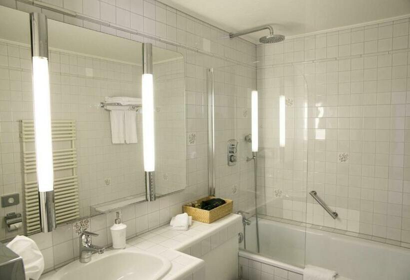 Hotelli Hirschen Am See