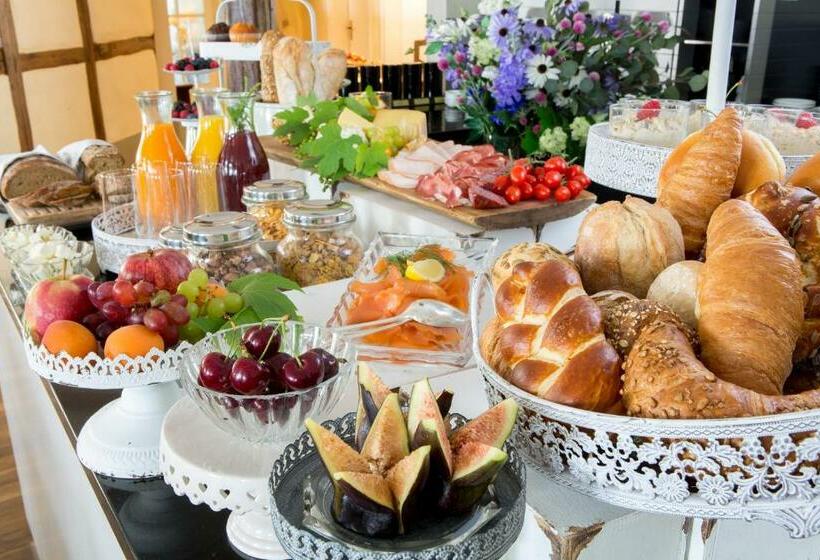 Hotelli Hirschen Am See