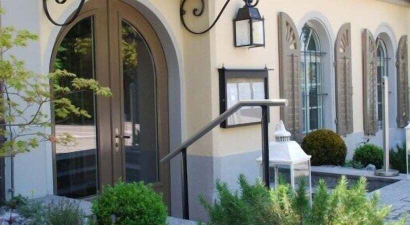 Hotelli Hirschen Am See