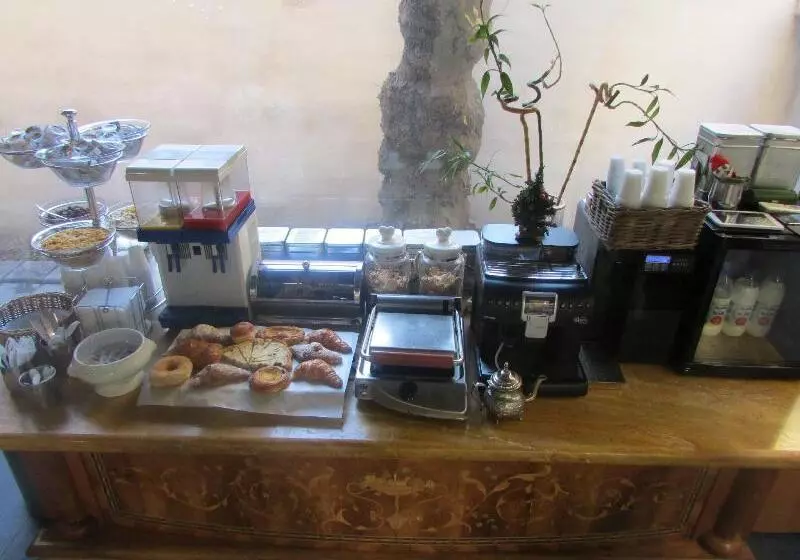 Hotelli Les Chambres D Or