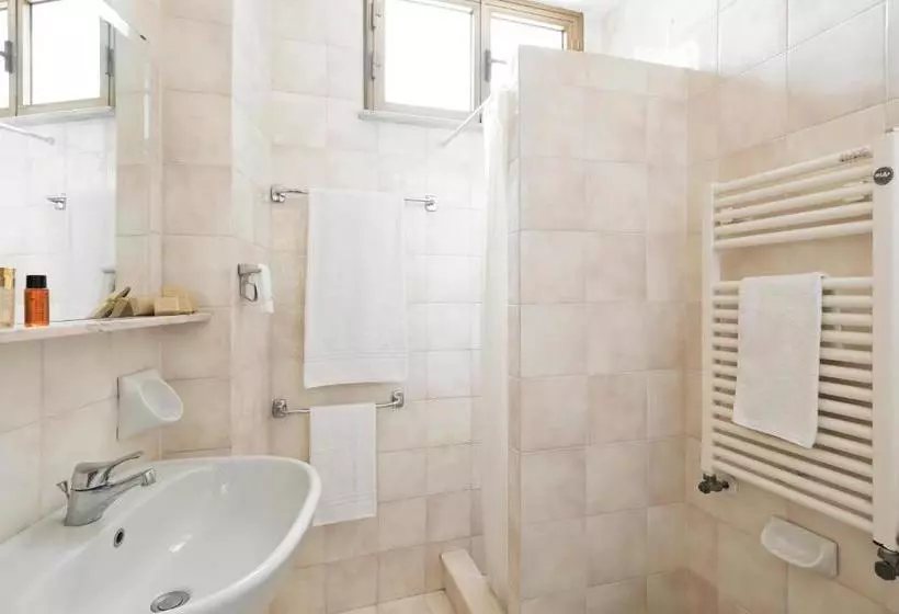 בית מלון כפרי Miralaghi