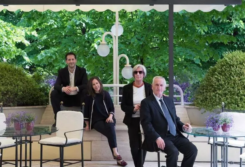 בית מלון כפרי Miralaghi