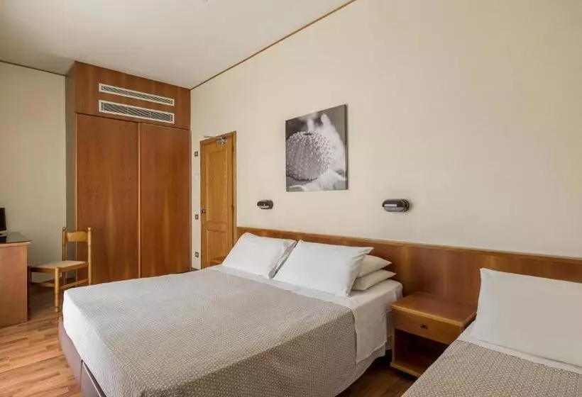 בית מלון כפרי Miralaghi