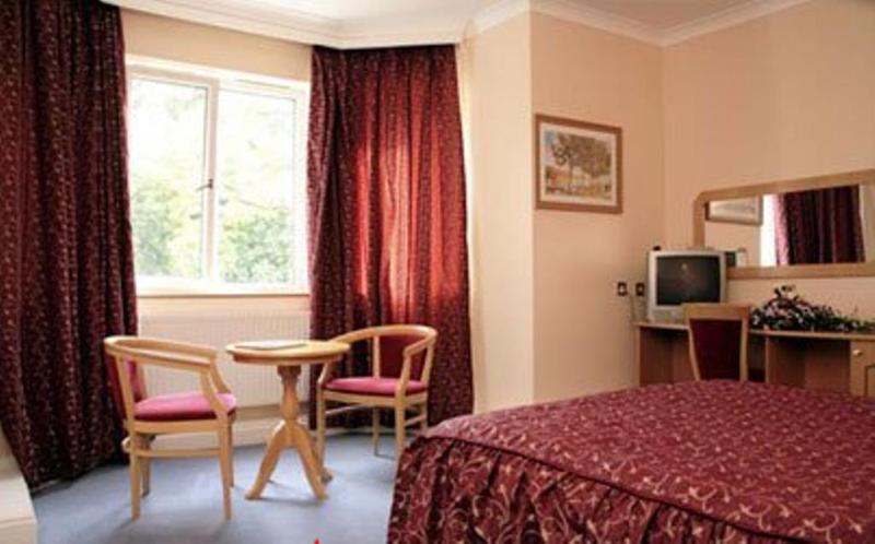 Отель Parkside International