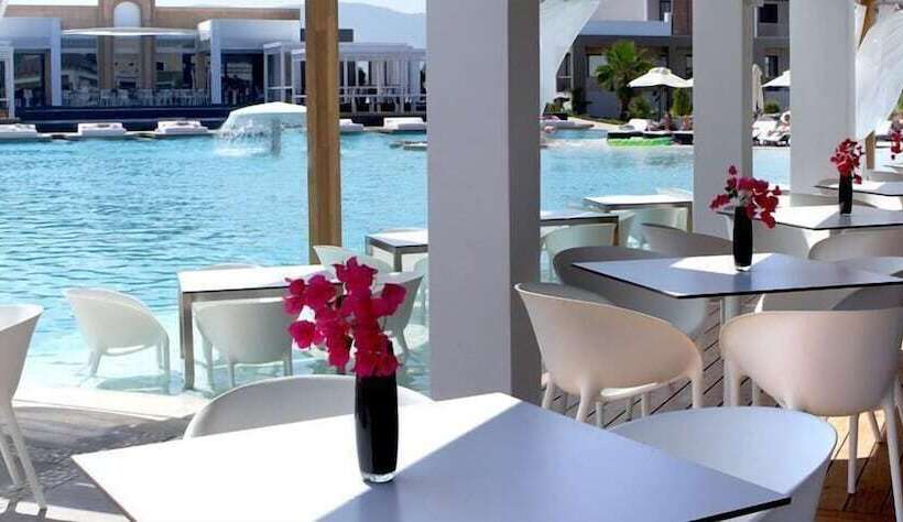 Pelagos Suites Hotel & Spa