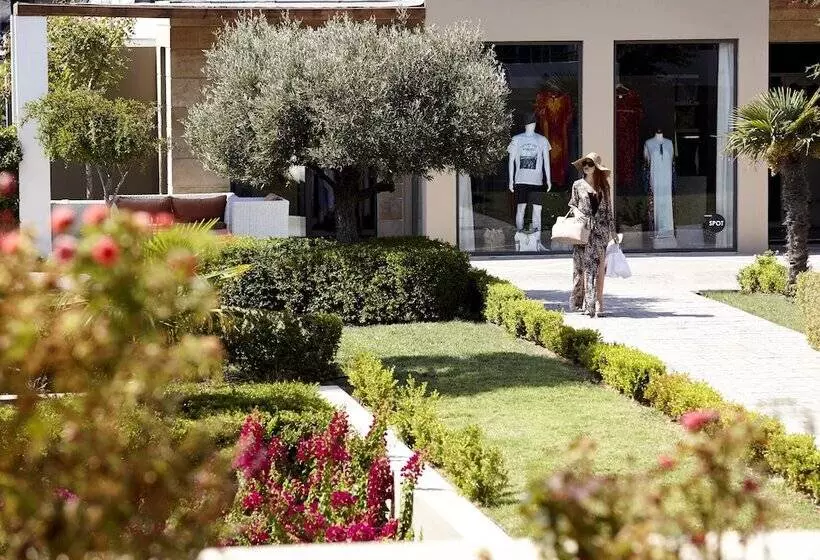 Pelagos Suites Hotel & Spa