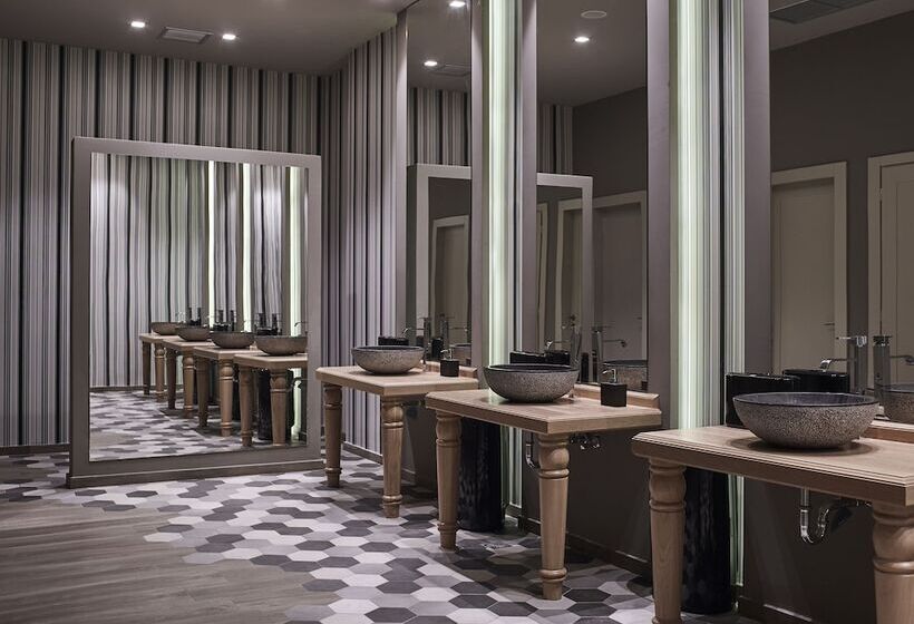 Pelagos Suites Hotel & Spa