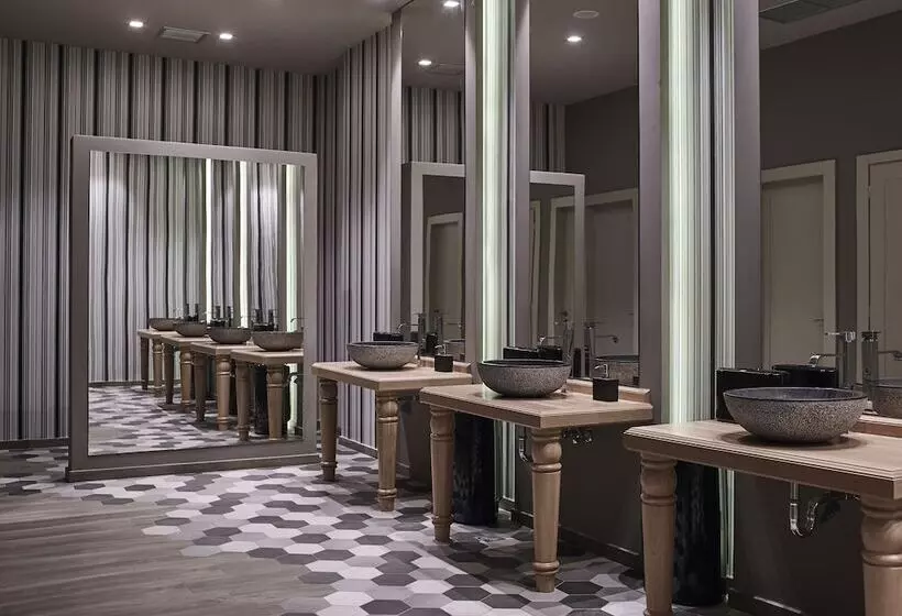 Pelagos Suites Hotel & Spa