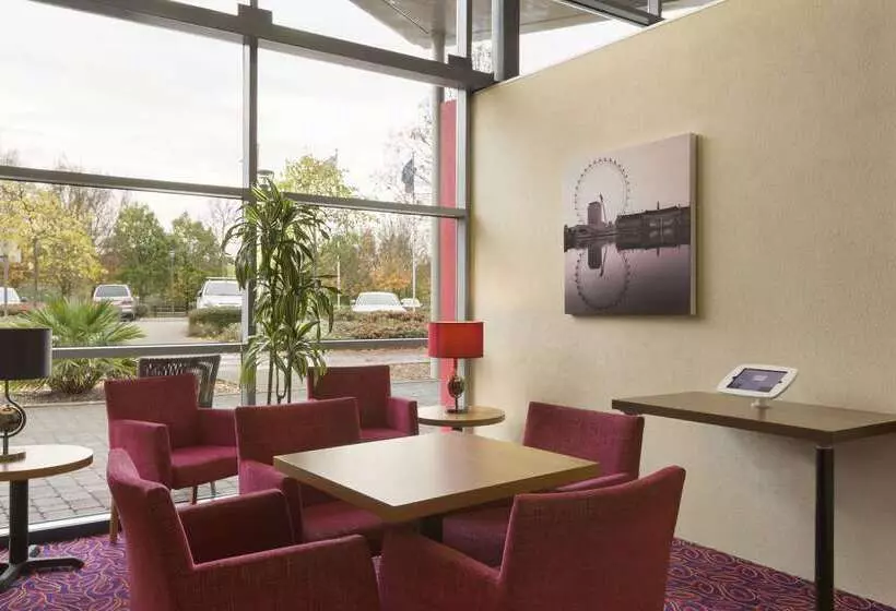 Отель Ramada London North