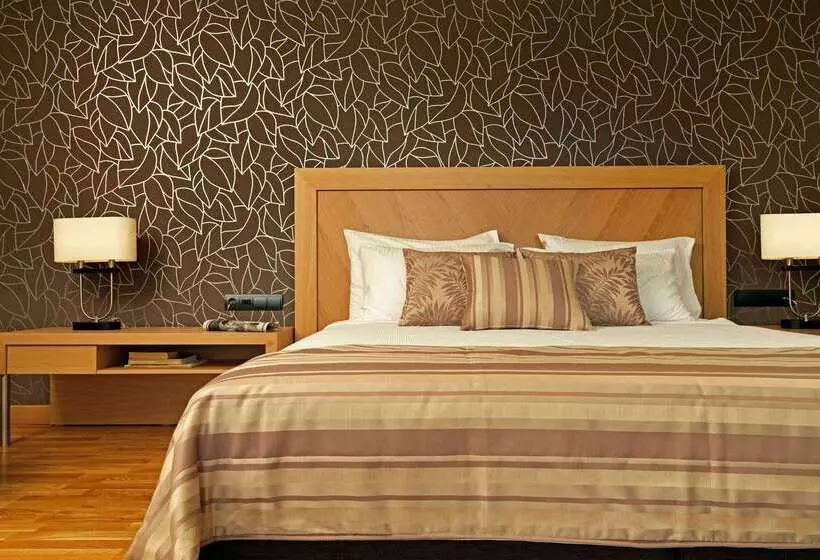 בית מלון כפרי Wyndham Loutraki Poseidon Resort