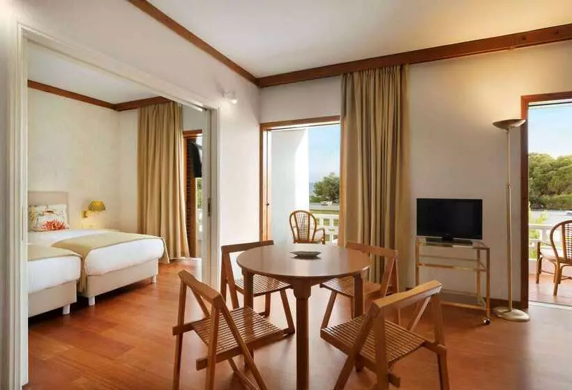 בית מלון כפרי Wyndham Loutraki Poseidon Resort