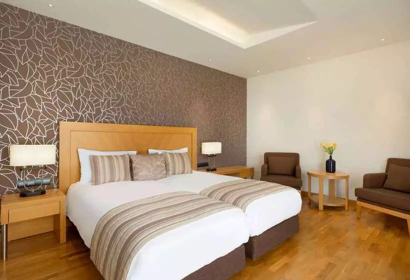 בית מלון כפרי Wyndham Loutraki Poseidon Resort