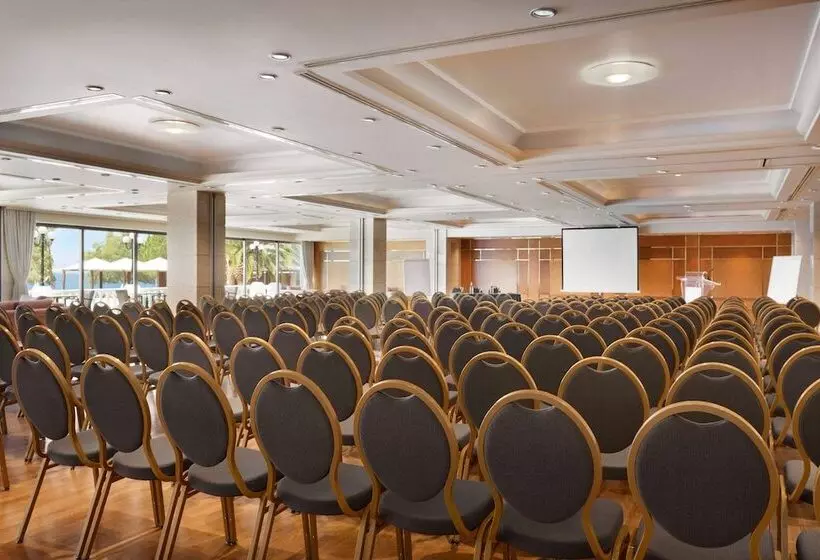 בית מלון כפרי Wyndham Loutraki Poseidon Resort