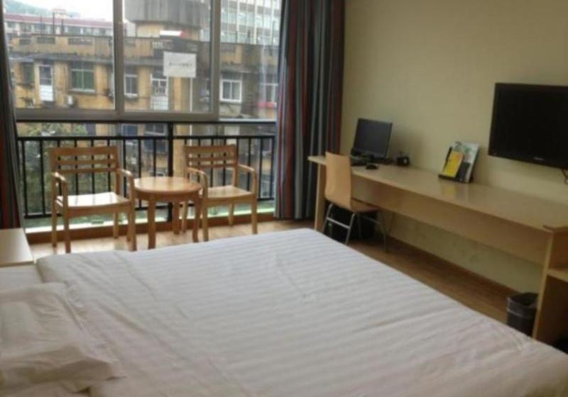 Hotel 7days Inn Jishou Train Station Branch