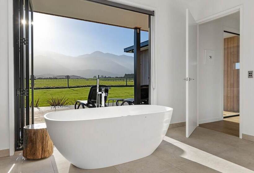 Hotel Glenburn Coastal Retreat