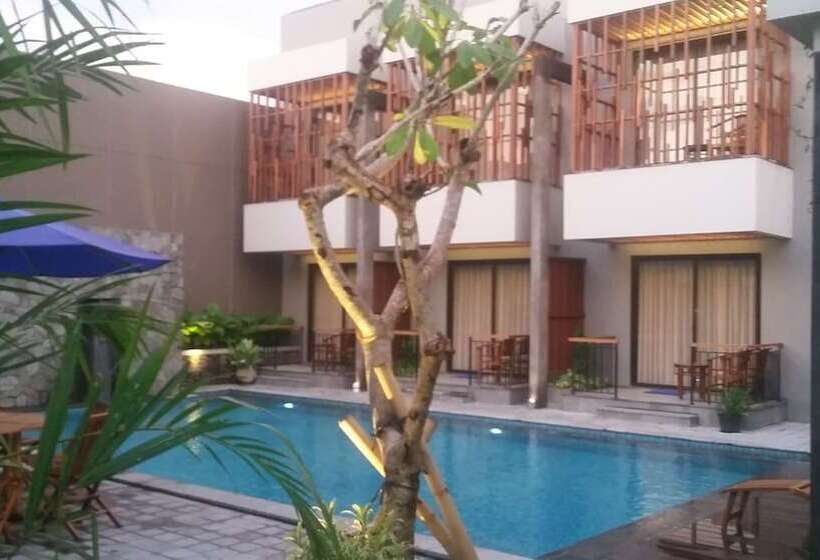 Grand Laguna Hotel & Villa