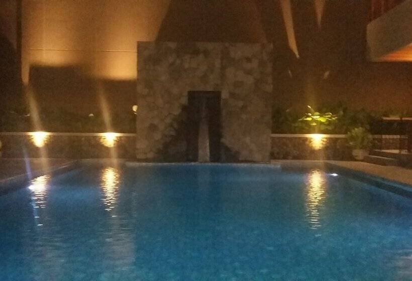 Grand Laguna Hotel & Villa