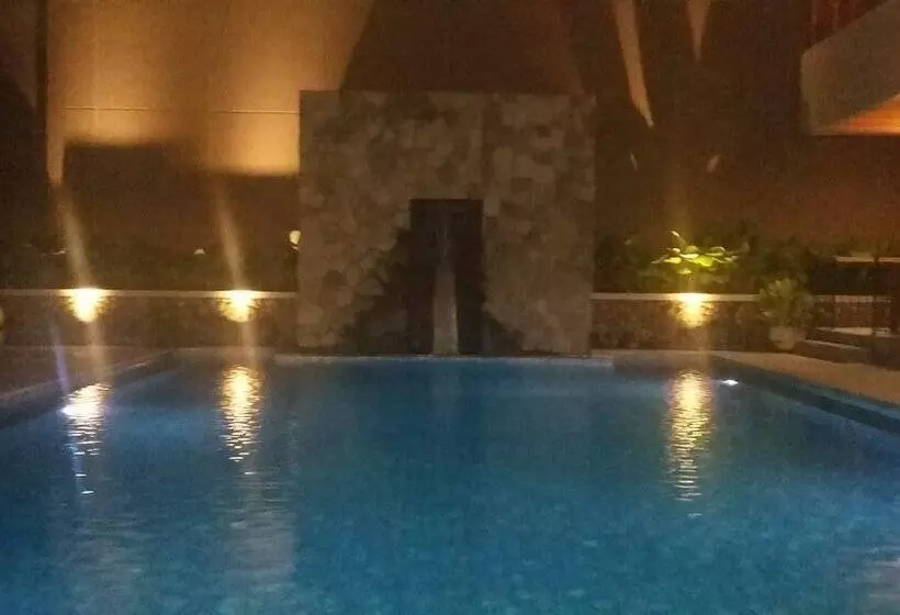 Grand Laguna Hotel & Villa