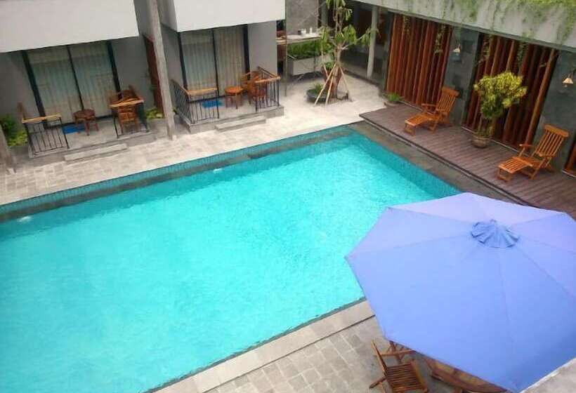 Grand Laguna Hotel & Villa