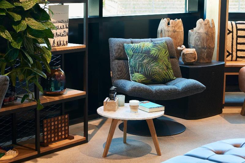 ホテル Moxy Amsterdam Schiphol Airport