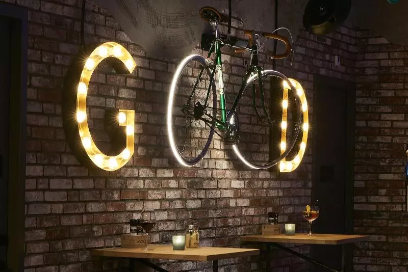 ホテル Moxy Amsterdam Schiphol Airport