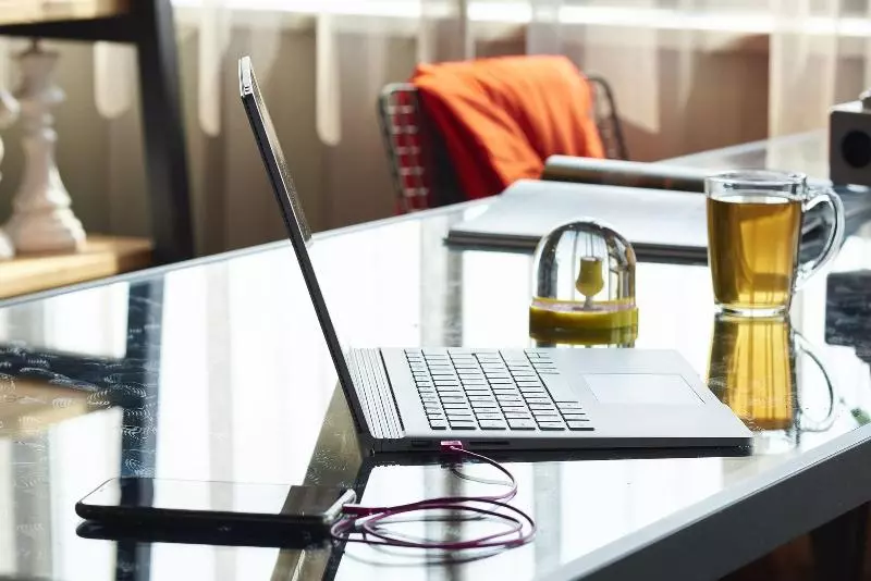 ホテル Moxy Amsterdam Schiphol Airport