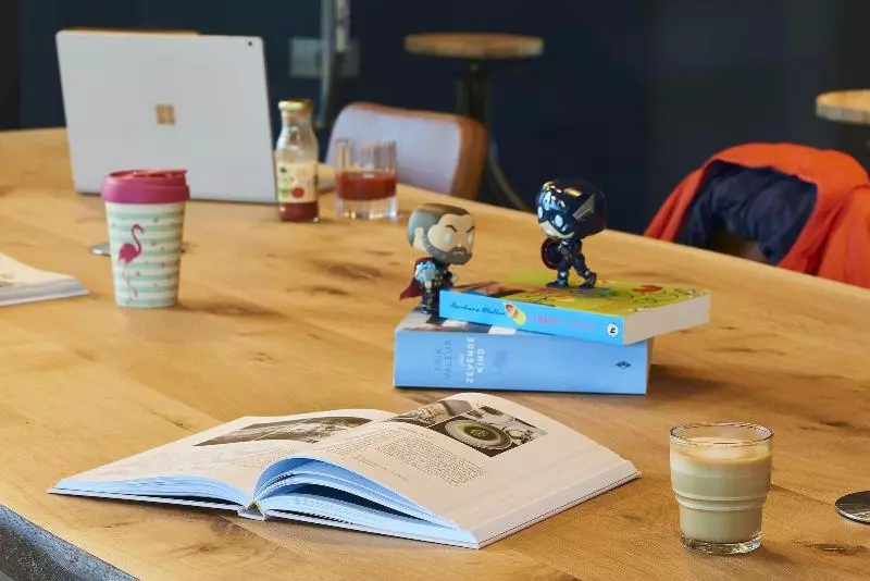 ホテル Moxy Amsterdam Schiphol Airport