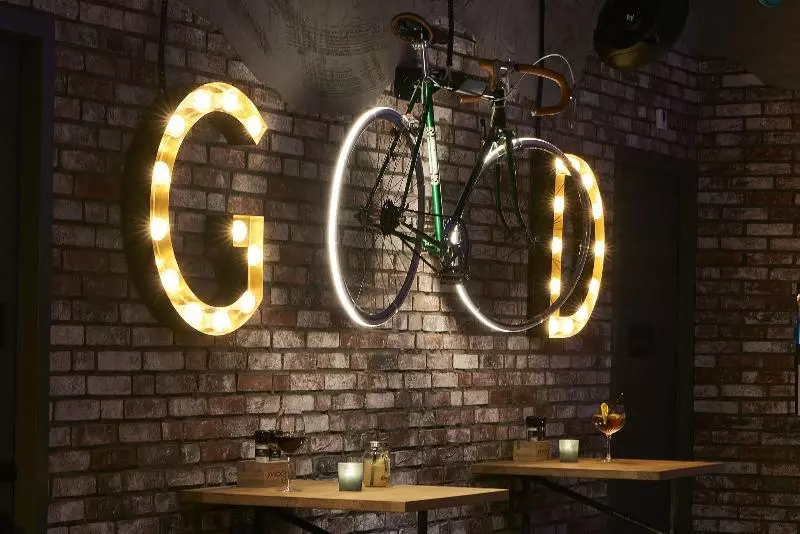 ホテル Moxy Amsterdam Schiphol Airport