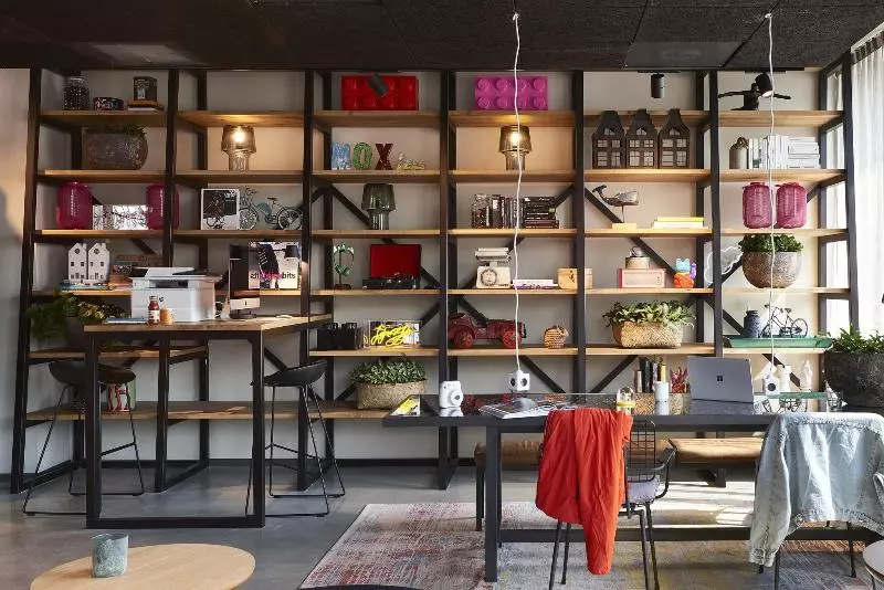 ホテル Moxy Amsterdam Schiphol Airport