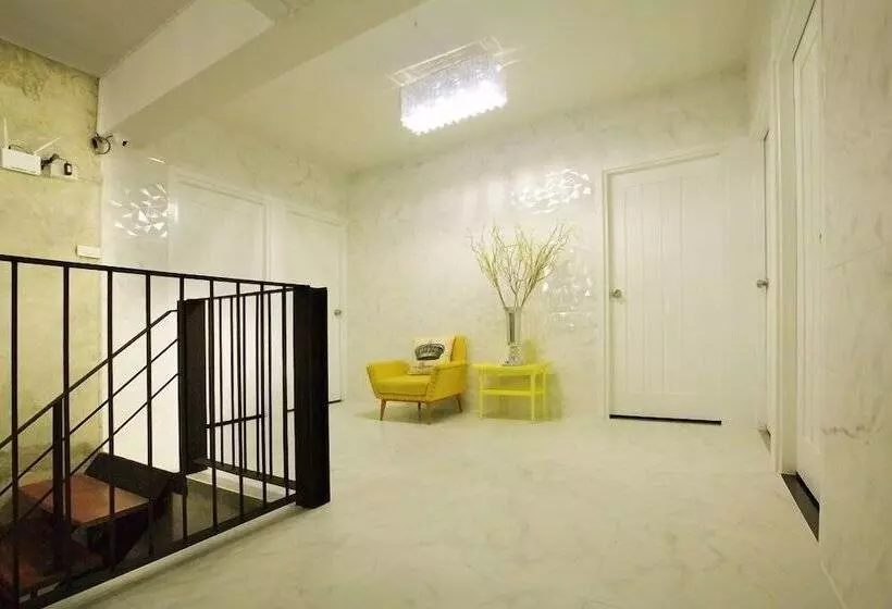 هتل The Royal Chiangkhan Boutique