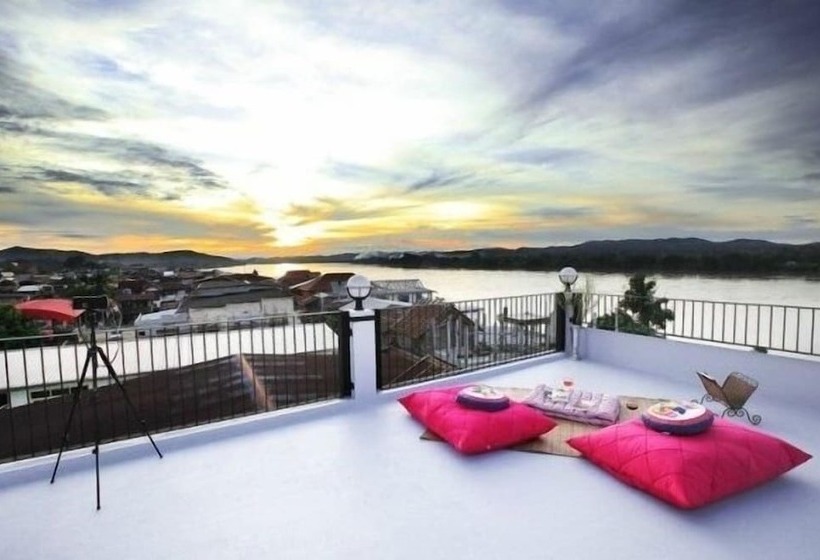 Отель The Royal Chiangkhan Boutique