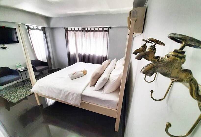 Отель The Royal Chiangkhan Boutique