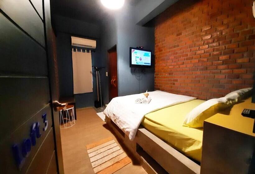 Отель The Royal Chiangkhan Boutique