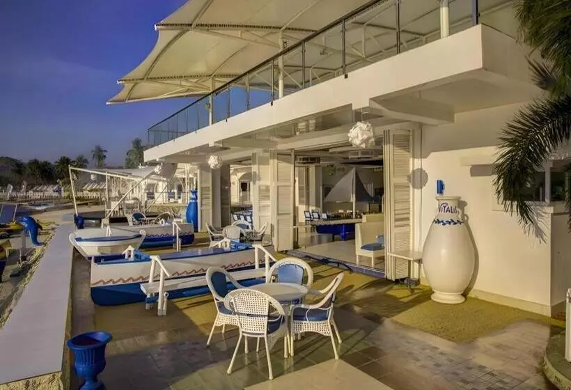 هتل Vitalis White Sands