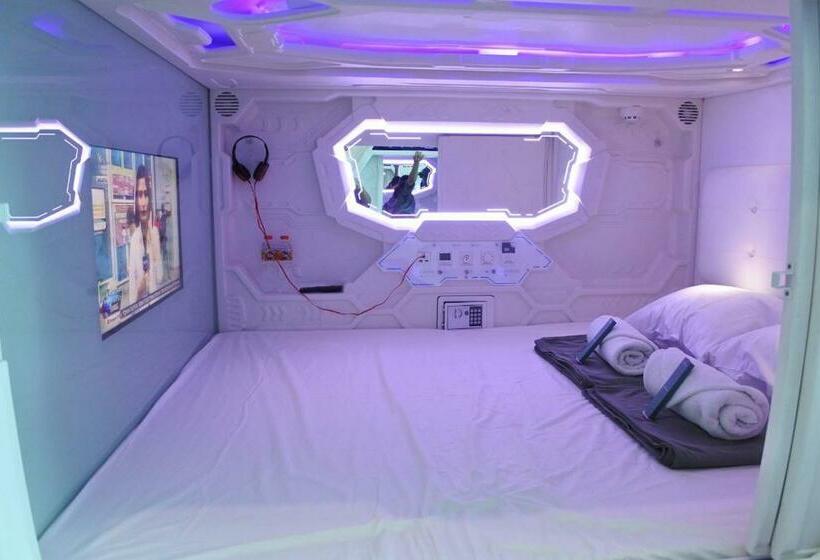 Shakti Capsule Hotel Jakarta