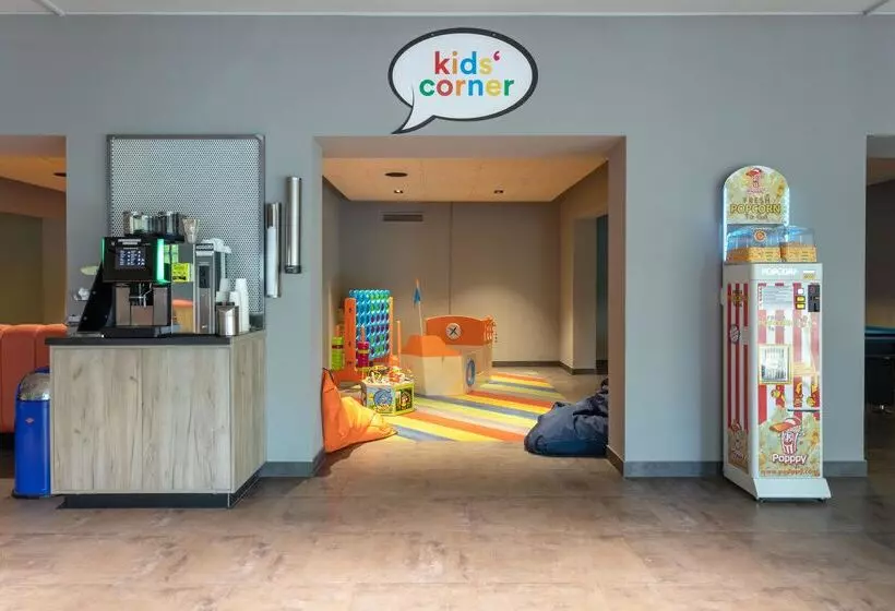 هتل a&o Berlin Kolumbus