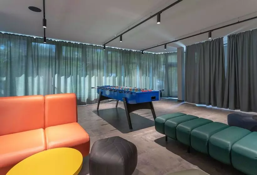 هتل a&o Berlin Kolumbus