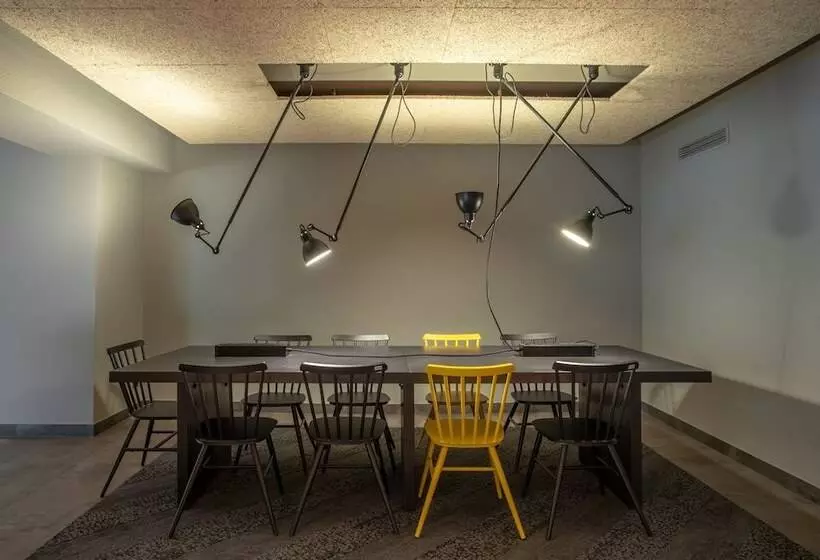 هتل a&o Berlin Kolumbus