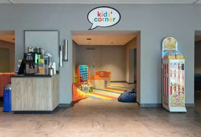 هتل a&o Berlin Kolumbus