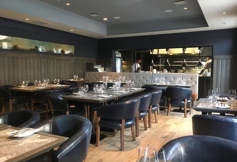 هتل Arts Kensington