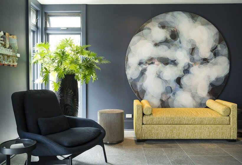 هتل Arts Kensington