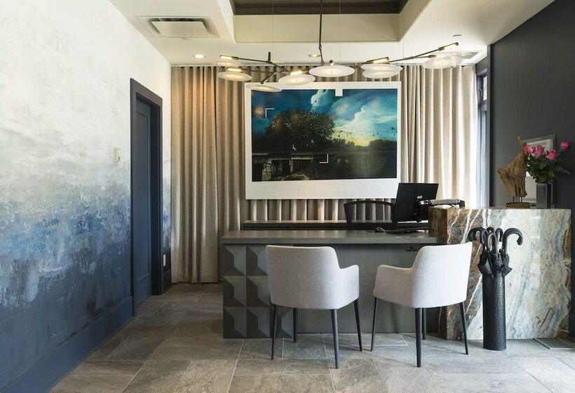 هتل Arts Kensington