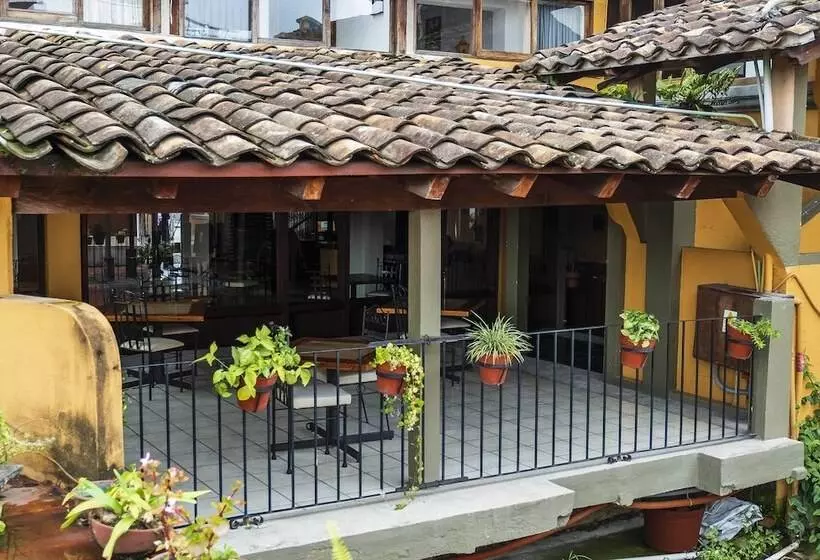 Capital O Hotel Central, Xalapa