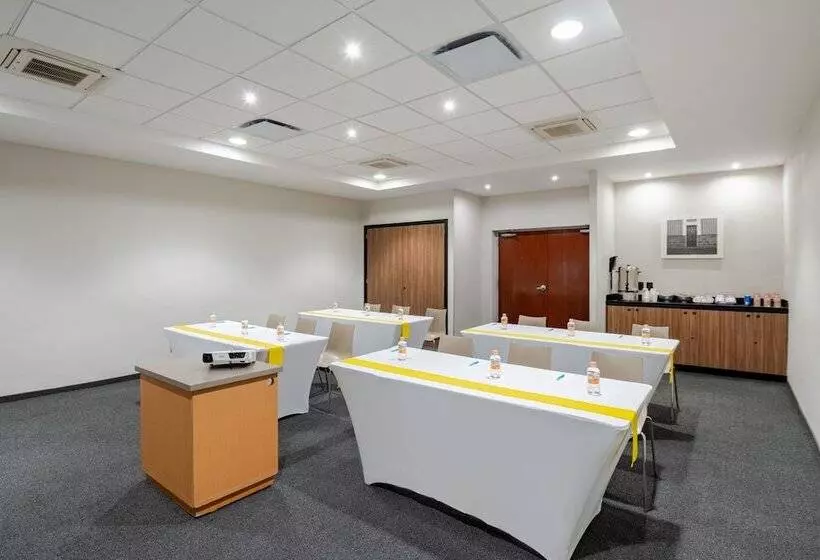 ホテル City Express By Marriott Puebla Centro