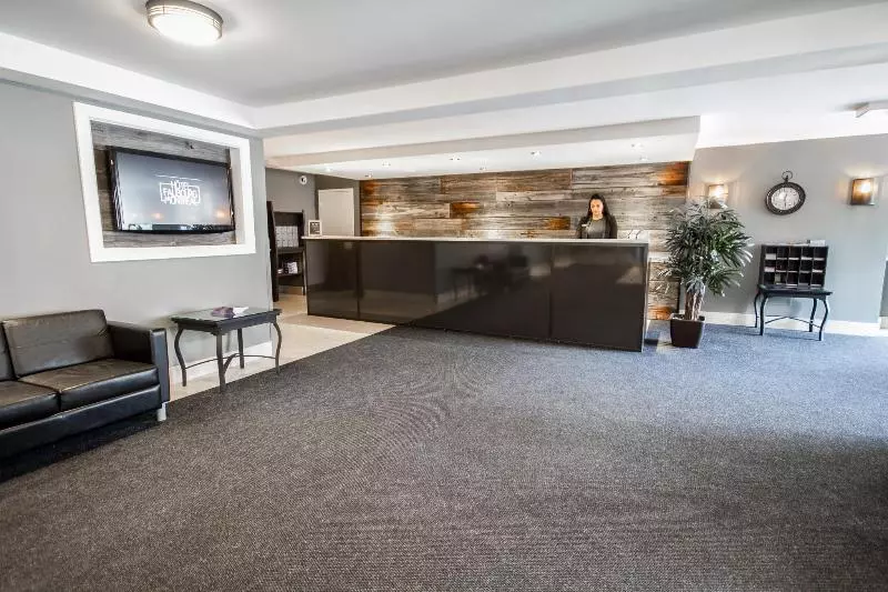 Hotelli Faubourg Montreal Centre Ville Downtown