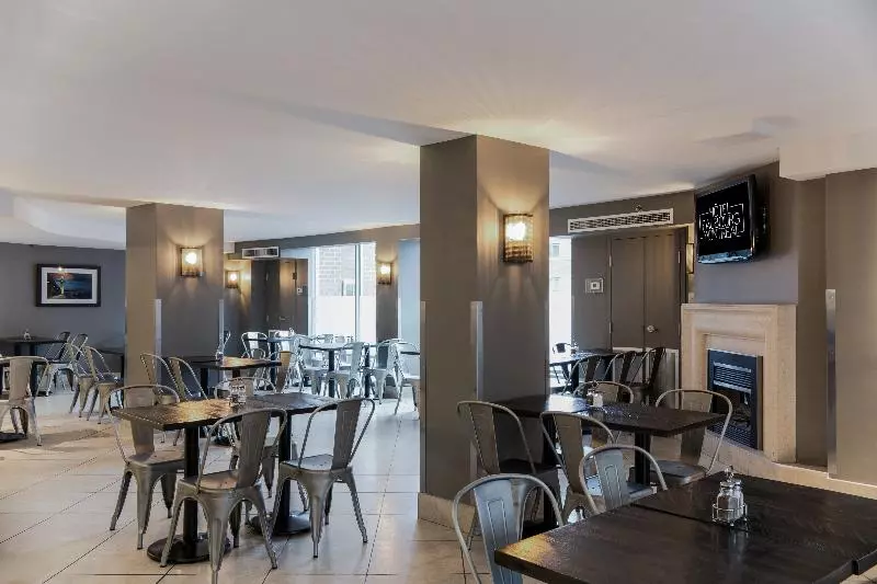 Hotelli Faubourg Montreal Centre Ville Downtown