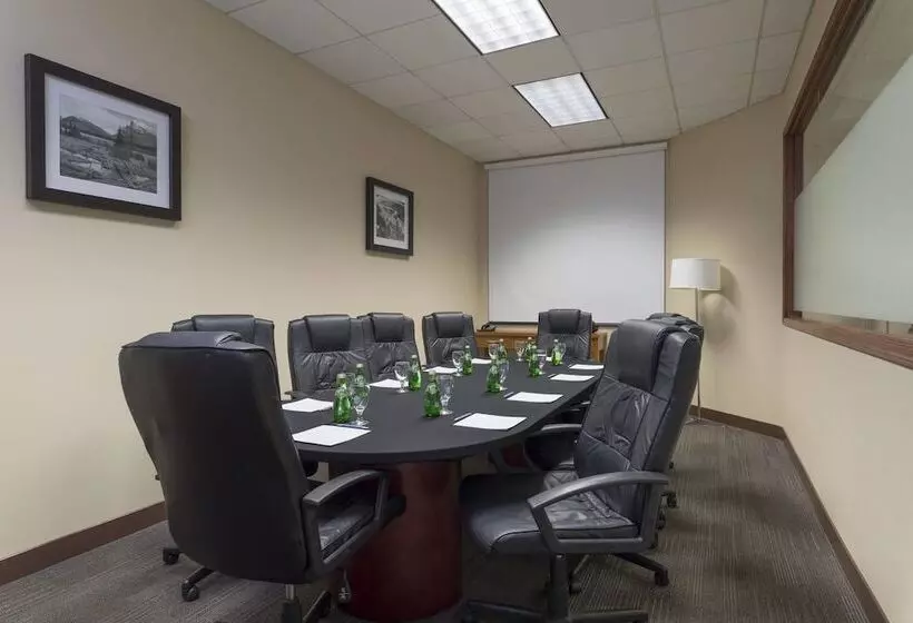 ホテル Four Points By Sheraton Edmonton South