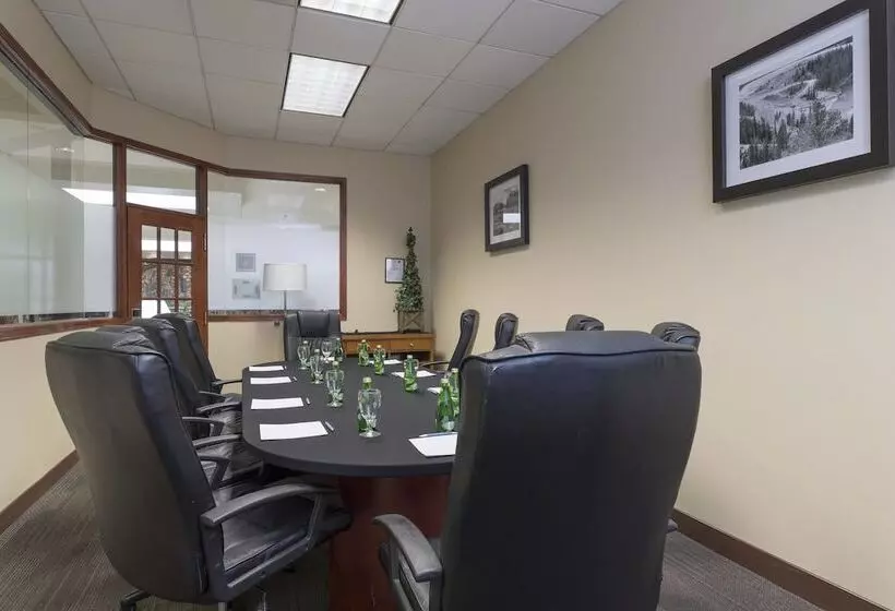 ホテル Four Points By Sheraton Edmonton South