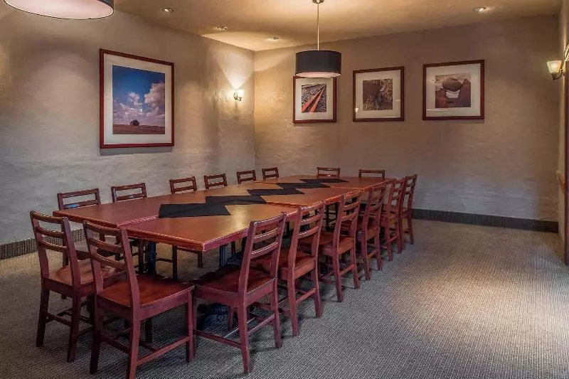 ホテル Four Points By Sheraton Edmonton South